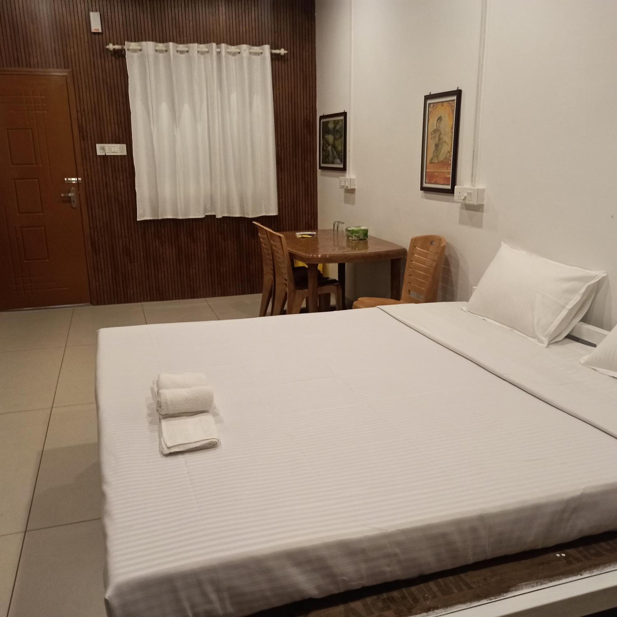 Bethesda Inn Kochi Extérieur photo